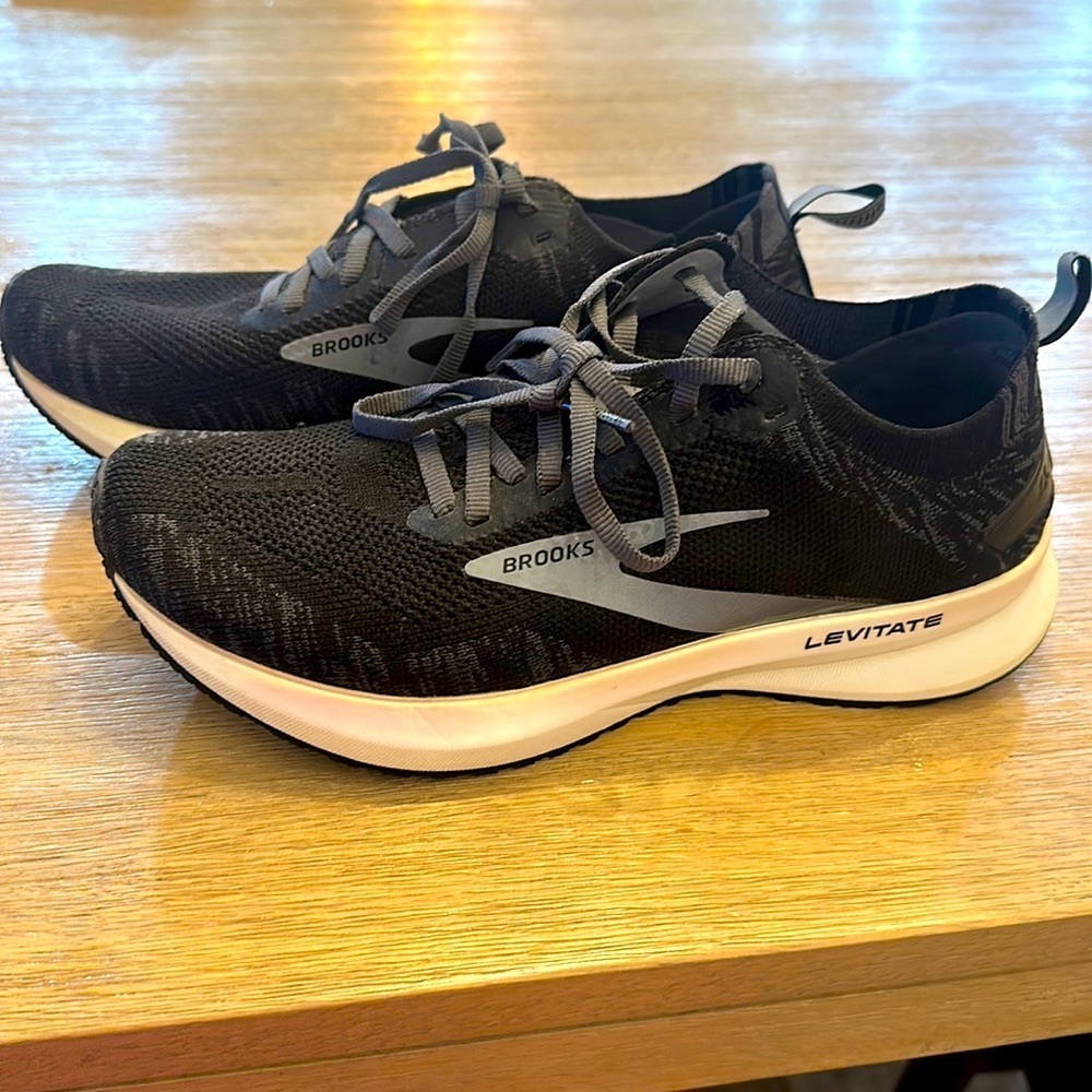 Brooks black levitate 4 running shoes